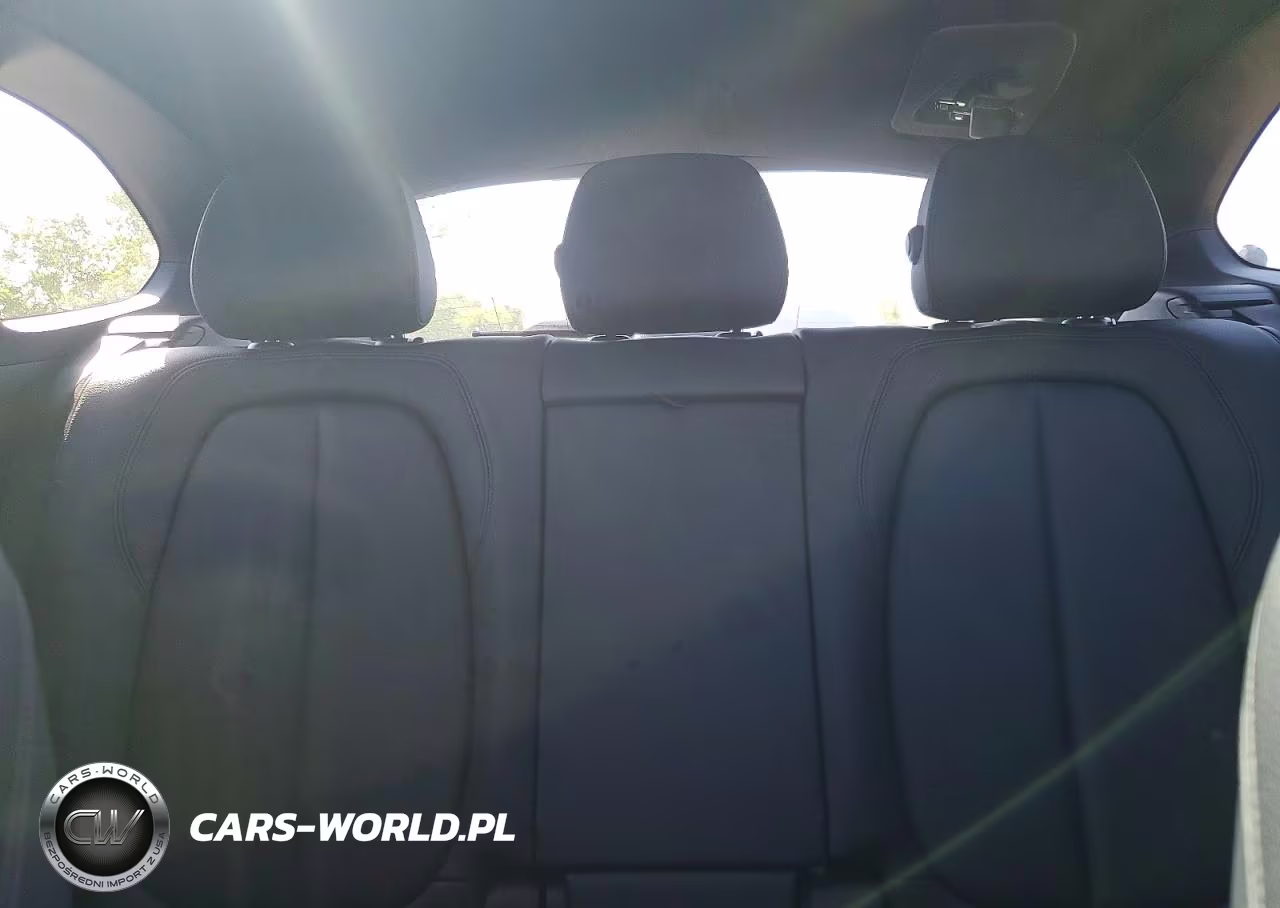 2018 BMW X1 xDrive28I VIN:WBXHT3C31J5L33719 - 10