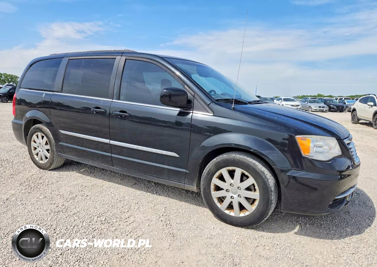 2015 Chrysler Town & Country VIN:2C4RC1BG5FR589172 - 4