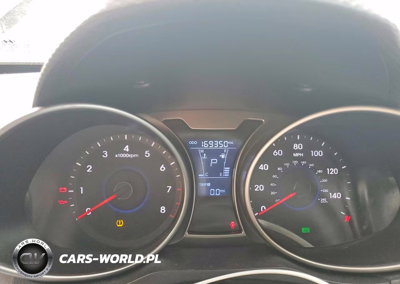 2016 Hyundai Veloster Base VIN:KMHTC6AD3GU262876 - 9