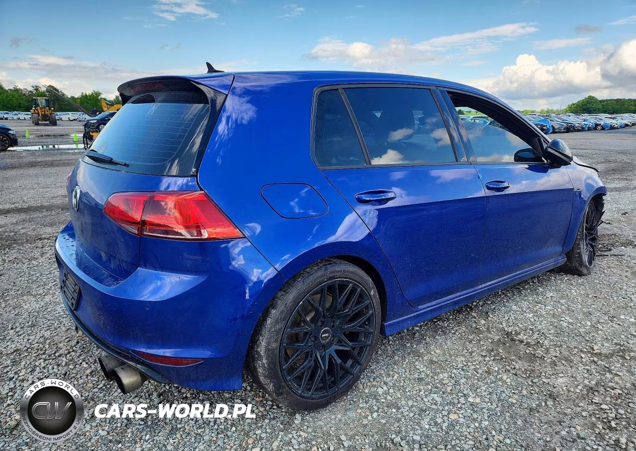 2015 Volkswagen Golf R VIN:WVWLF7AU3FW210975 - 3