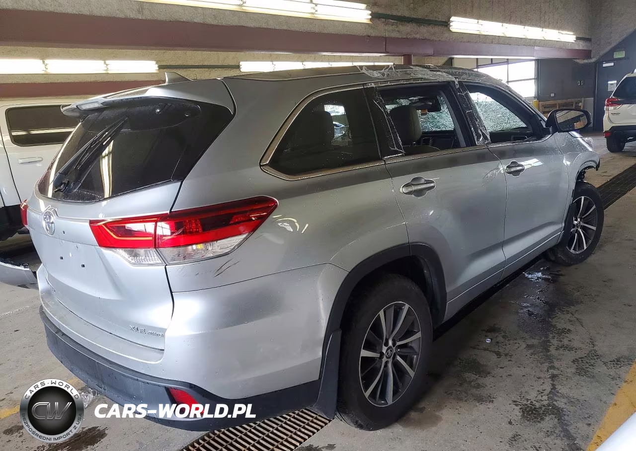 2017 Toyota Highlander Xle VIN:5TDJZRFH3HS389835 - 3