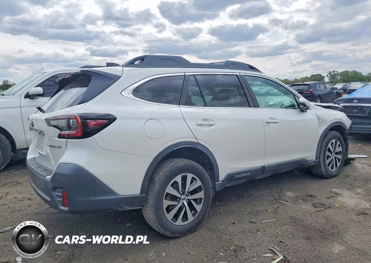 2020 Subaru Outback Premium VIN:4S4BTACC8L3211215 - 3