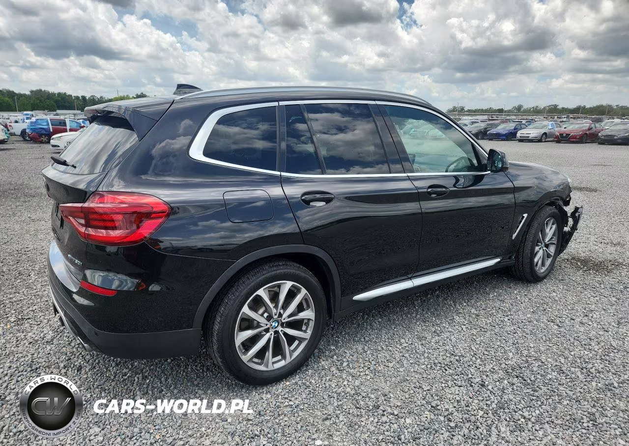 2019 BMW X3 xDrive30I VIN:5UXTR9C5XKLE21323 - 3