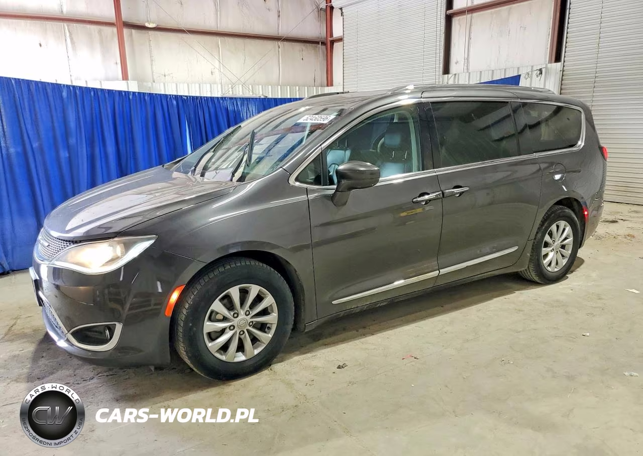 2019 Chrysler Pacifica Touring L