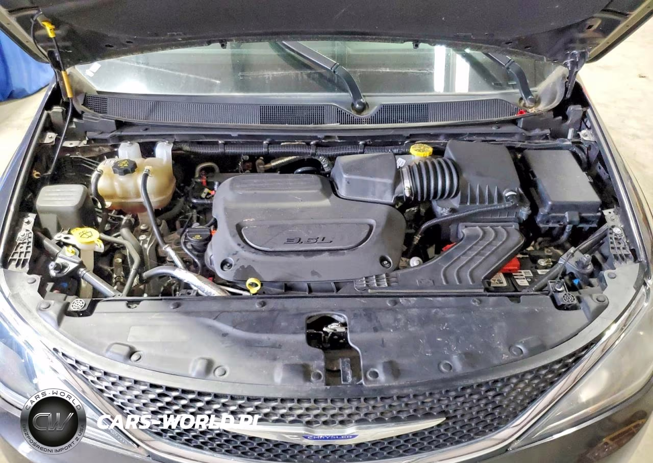 2019 Chrysler Pacifica Touring L VIN:2C4RC1BG9KR665762 - 12