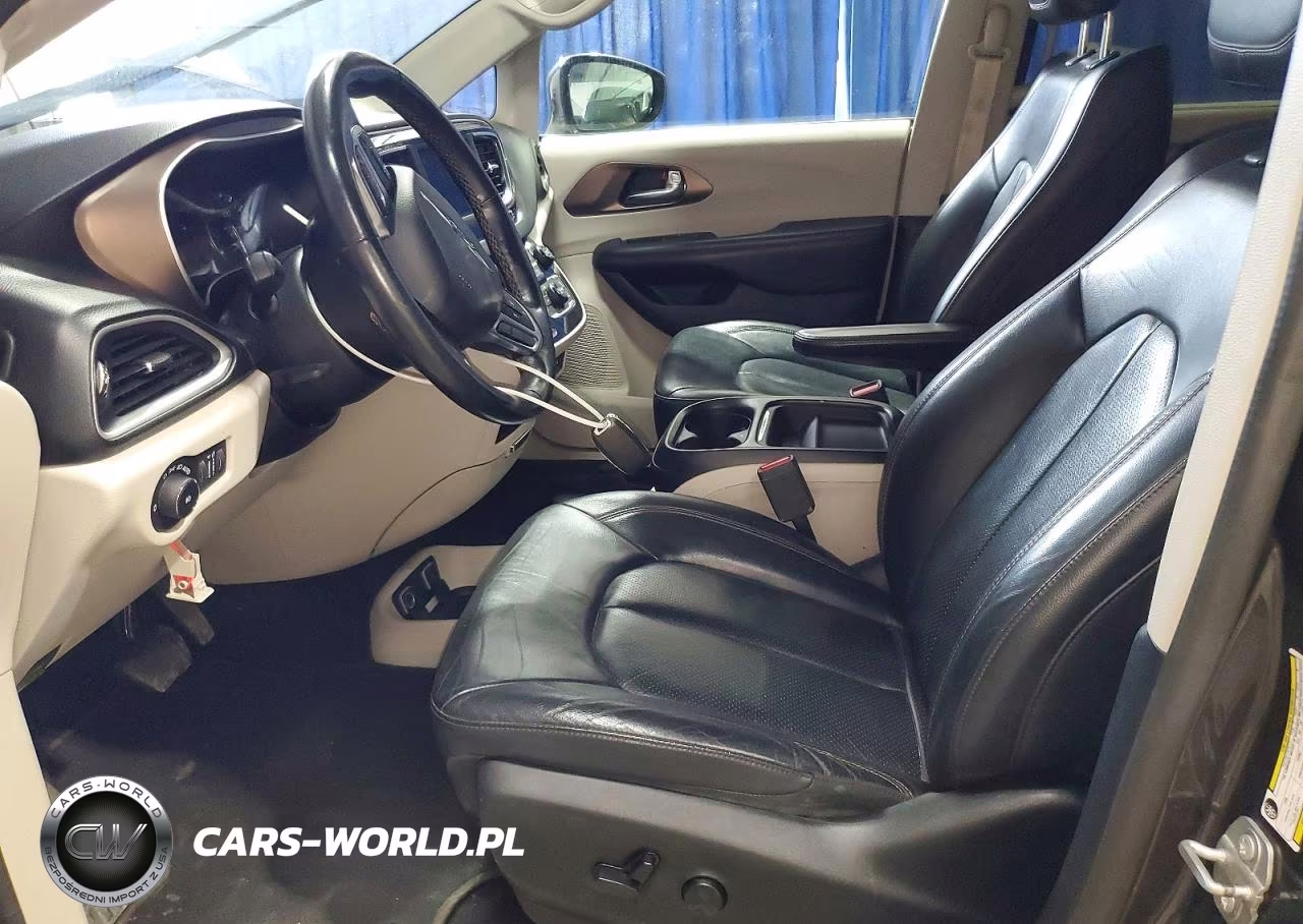 2019 Chrysler Pacifica Touring L VIN:2C4RC1BG9KR665762 - 7