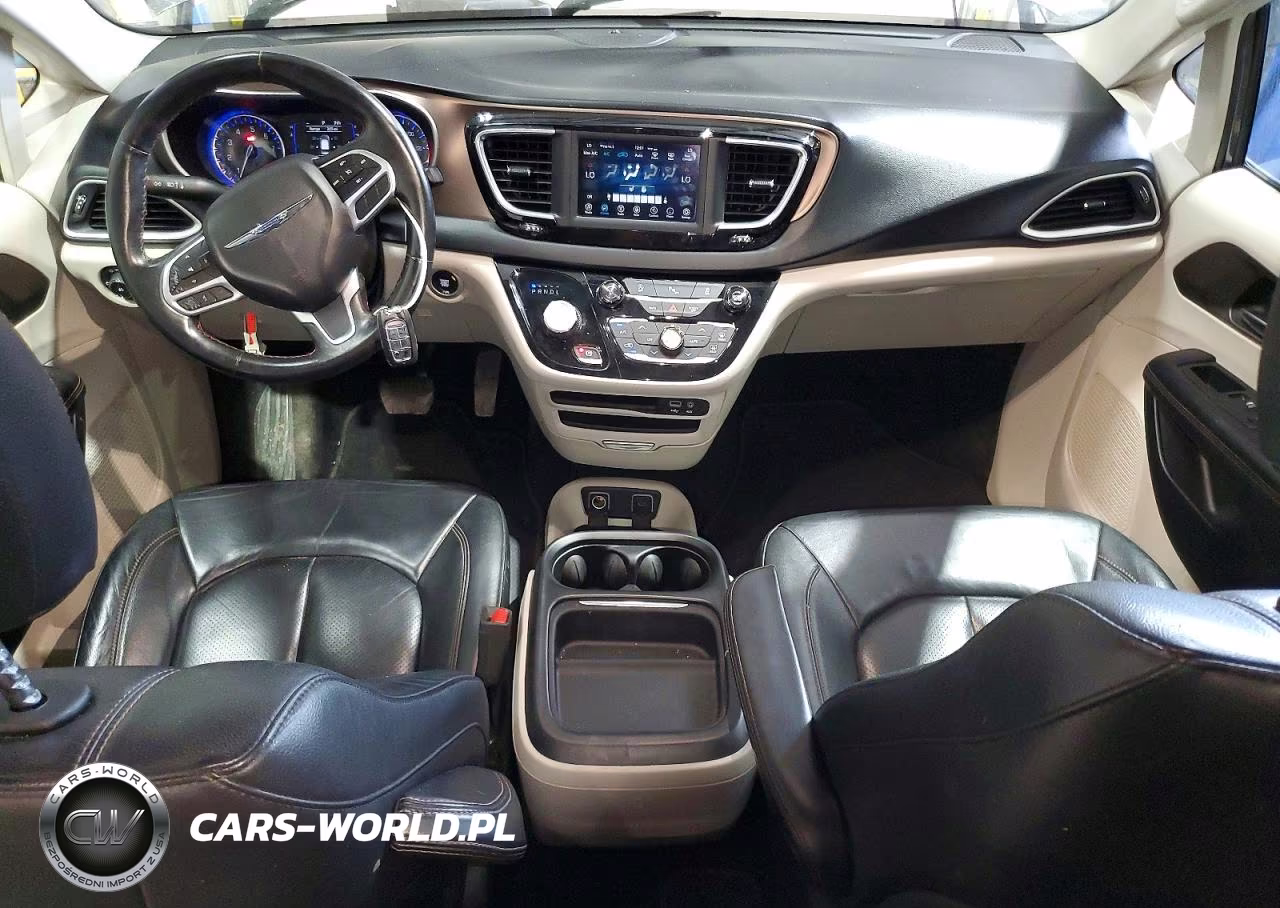 2019 Chrysler Pacifica Touring L VIN:2C4RC1BG9KR665762 - 8