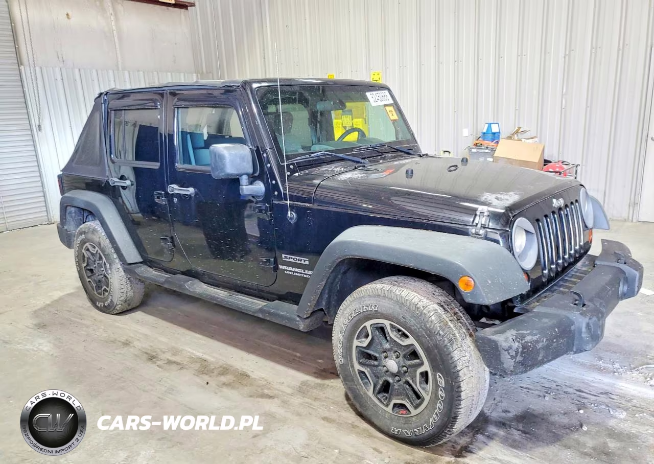 2010 Jeep Wrangler Unlimited Sport VIN:1J4BA3H19AL194221 - 4