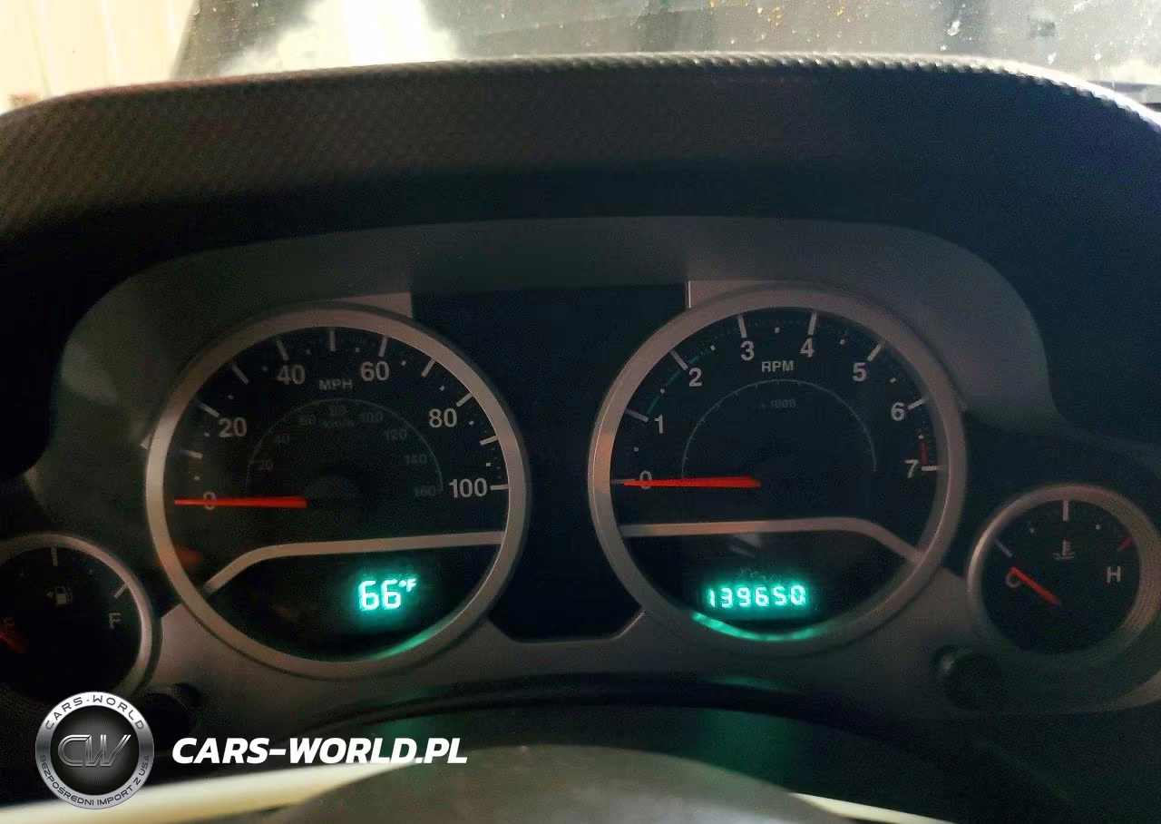 2010 Jeep Wrangler Unlimited Sport VIN:1J4BA3H19AL194221 - 9