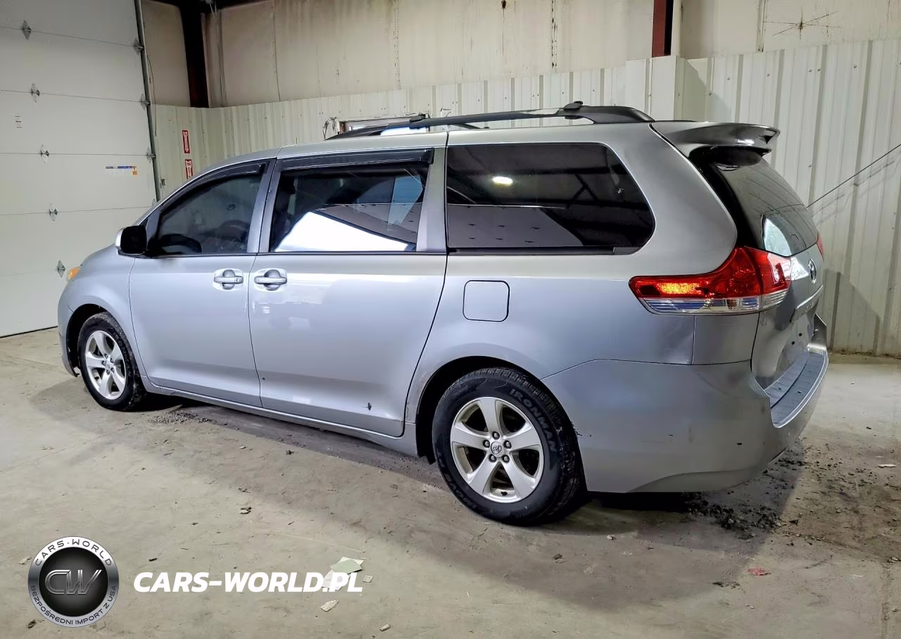 2013 Toyota Sienna Le VIN:5TDKK3DC5DS333239 - 2