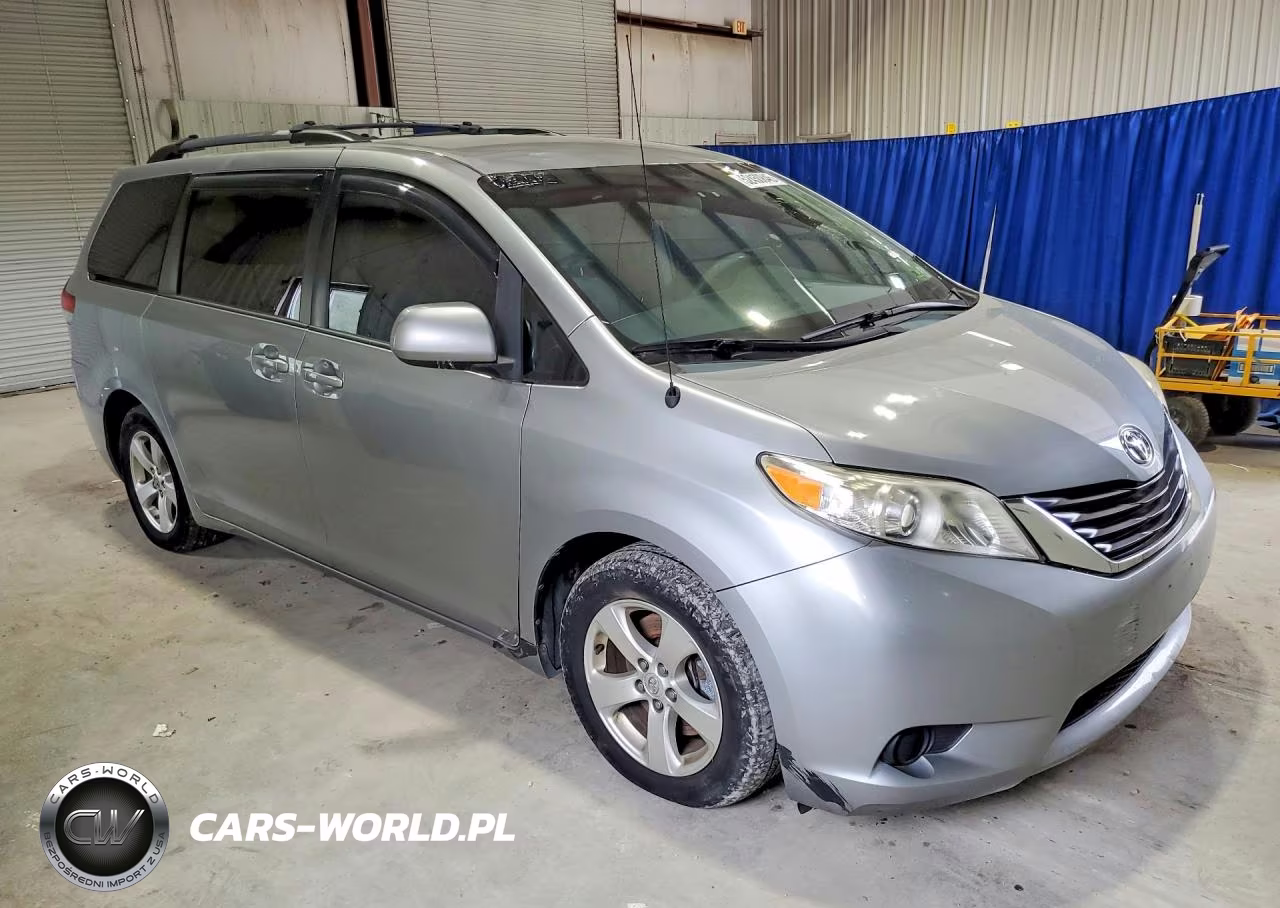 2013 Toyota Sienna Le VIN:5TDKK3DC5DS333239 - 4