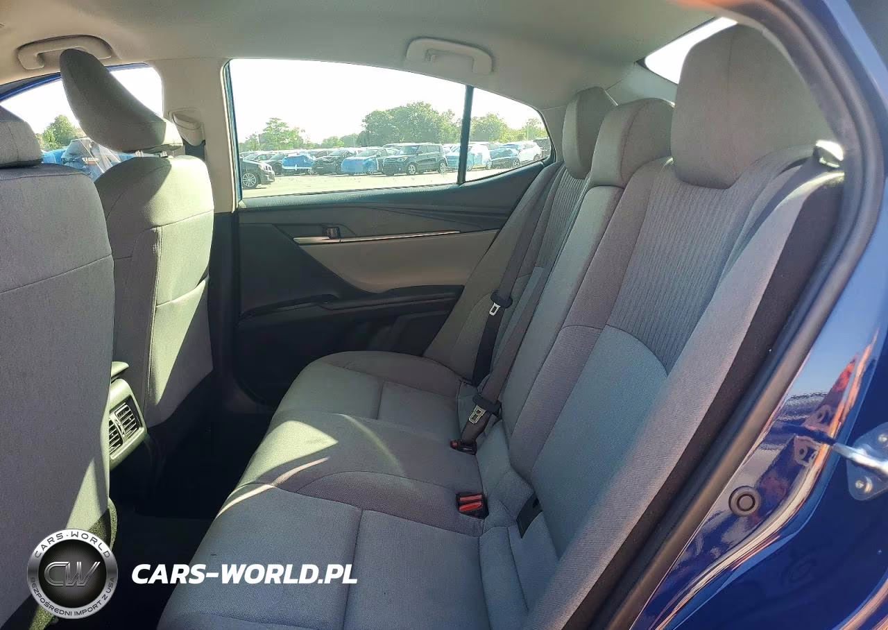 2025 Toyota Camry Le VIN:4T1DAACK2SU098473 - 10