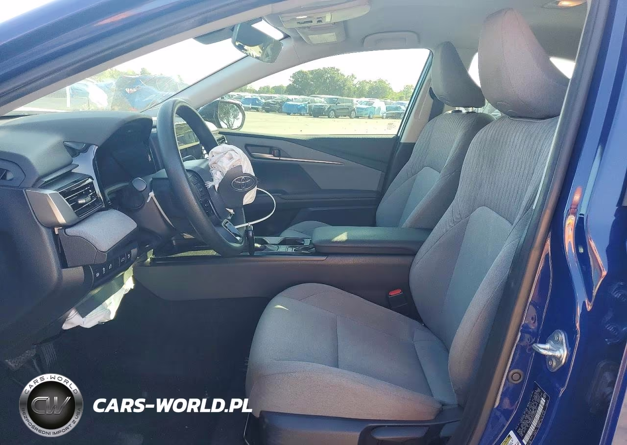 2025 Toyota Camry Le VIN:4T1DAACK2SU098473 - 7