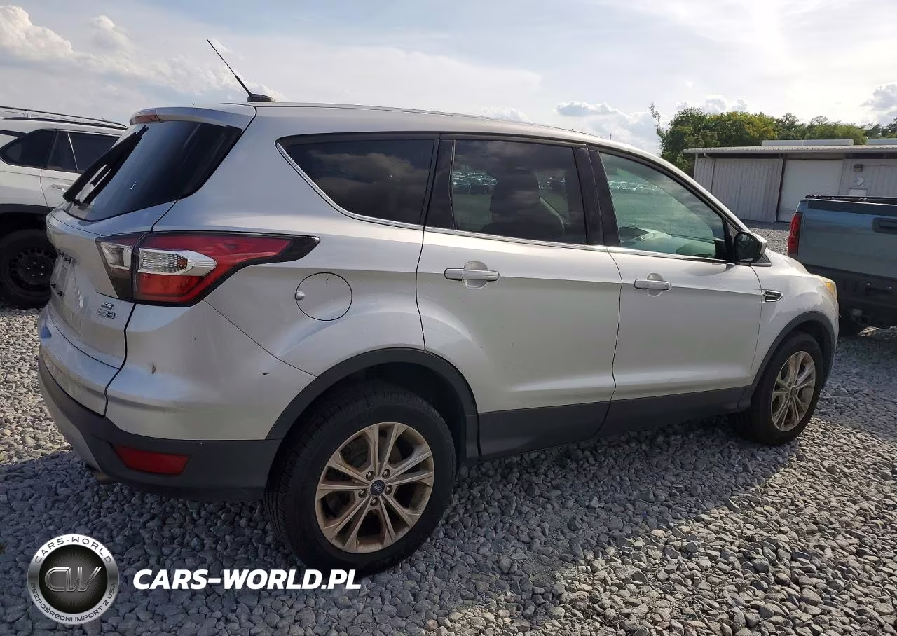 2017 Ford Escape Se VIN:1FMCU9GD7HUB15080 - 3