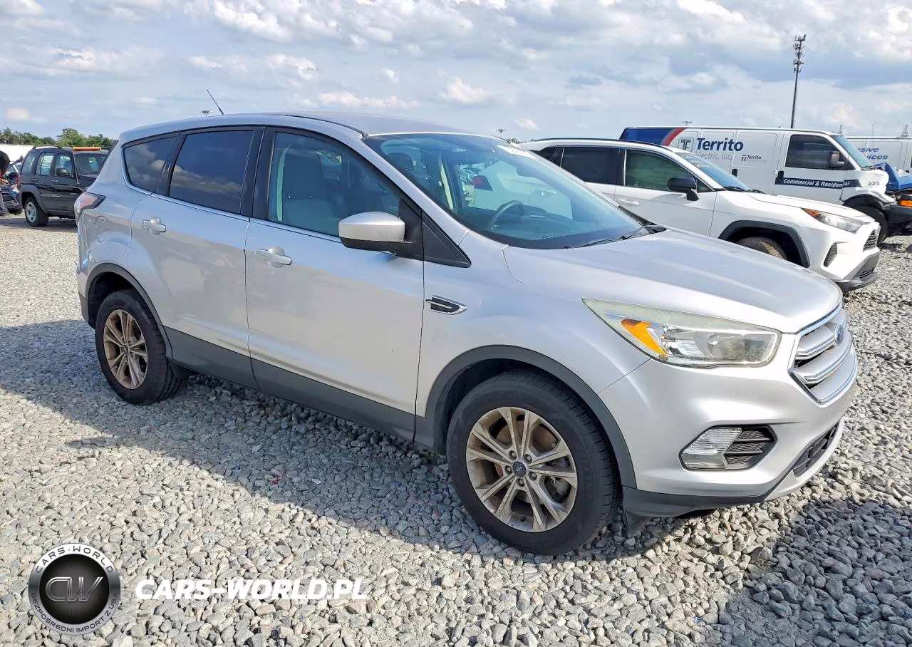 2017 Ford Escape Se VIN:1FMCU9GD7HUB15080 - 4