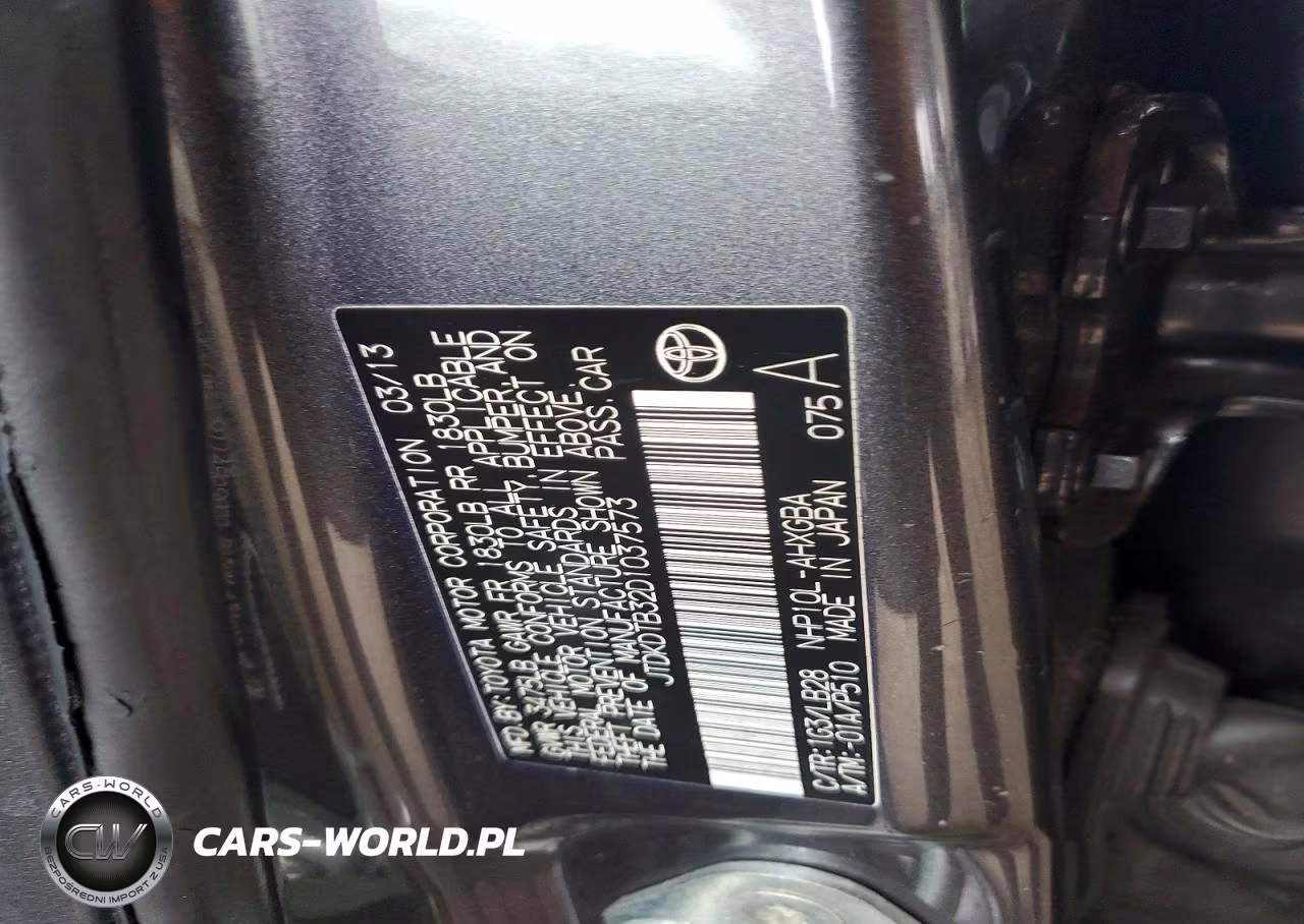 2013 Toyota Prius C Four VIN:JTDKDTB32D1037573 - 12
