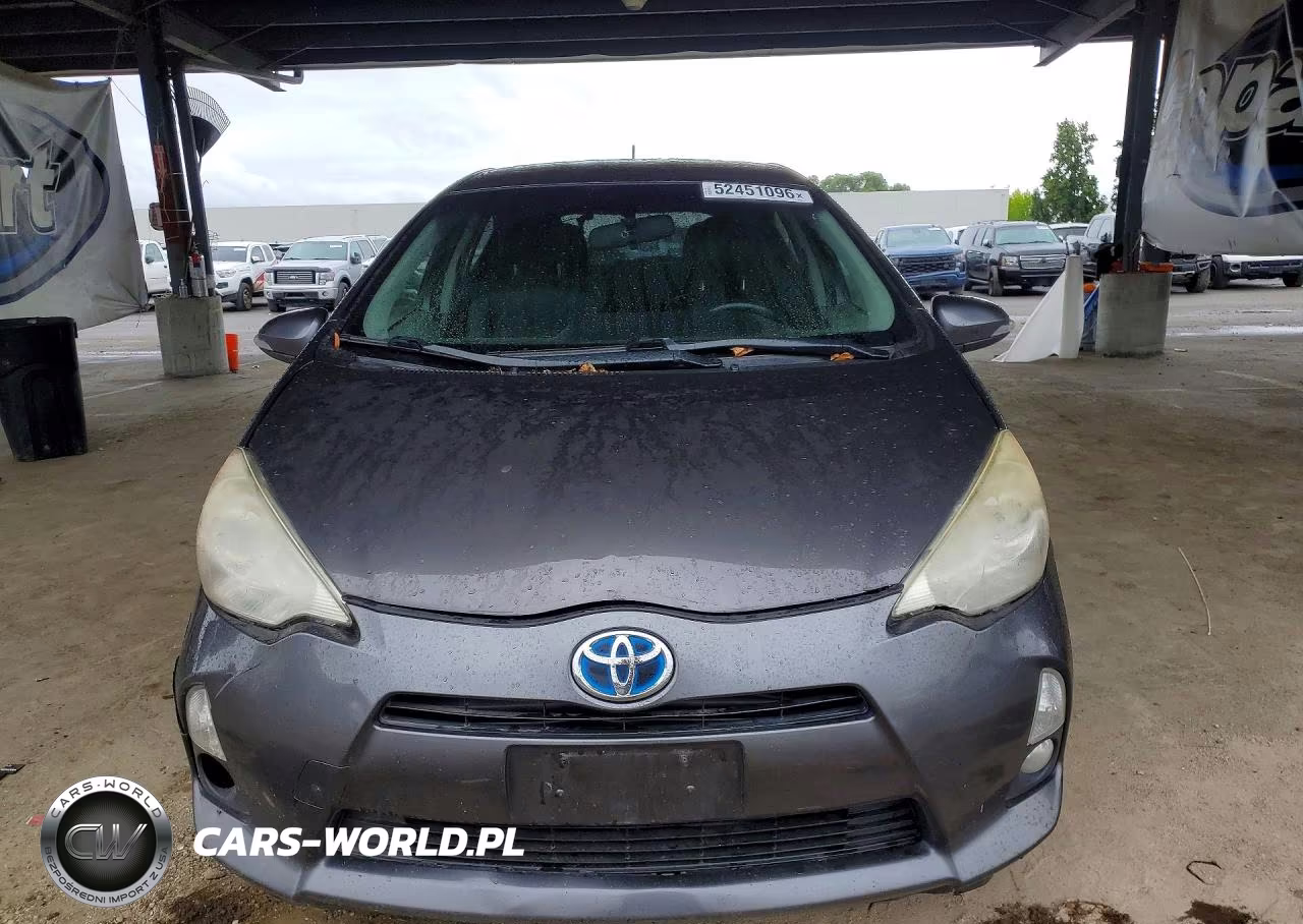 2013 Toyota Prius C Four VIN:JTDKDTB32D1037573 - 5