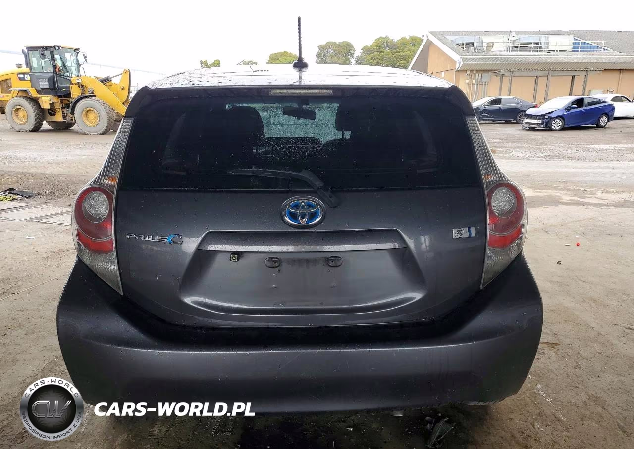 2013 Toyota Prius C Four VIN:JTDKDTB32D1037573 - 6