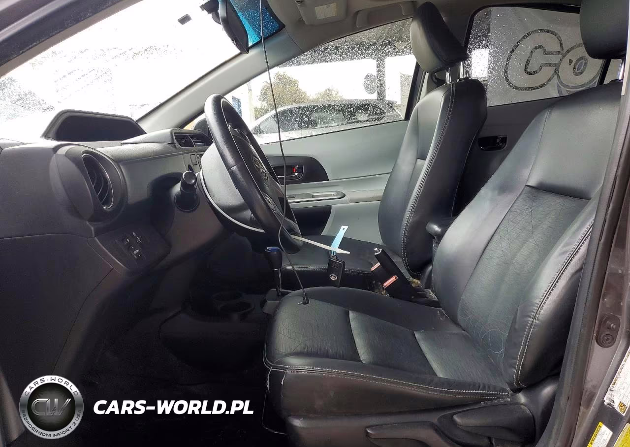 2013 Toyota Prius C Four VIN:JTDKDTB32D1037573 - 7