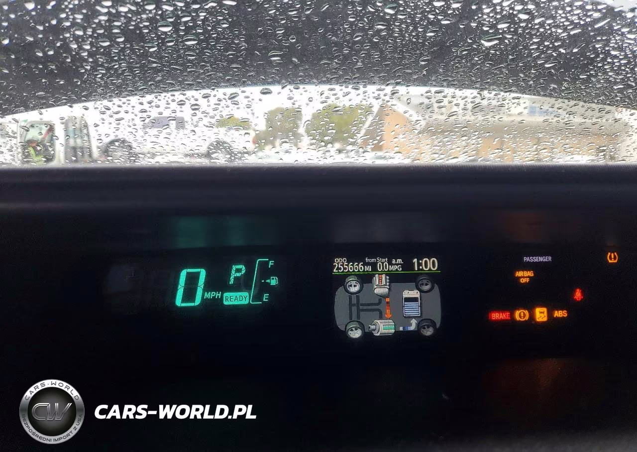 2013 Toyota Prius C Four VIN:JTDKDTB32D1037573 - 9