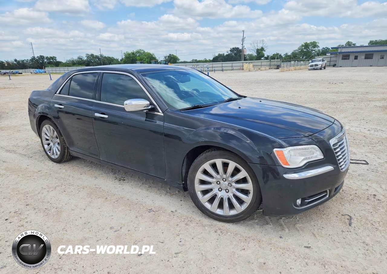 2014 Chrysler 300 VIN:2C3CCAAG3EH327554 - 4
