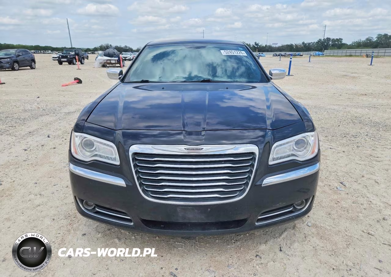 2014 Chrysler 300 VIN:2C3CCAAG3EH327554 - 5