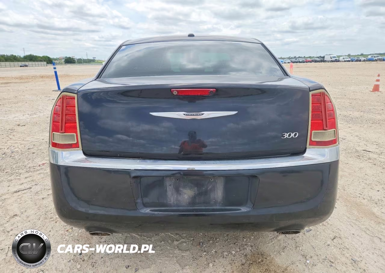 2014 Chrysler 300 VIN:2C3CCAAG3EH327554 - 6