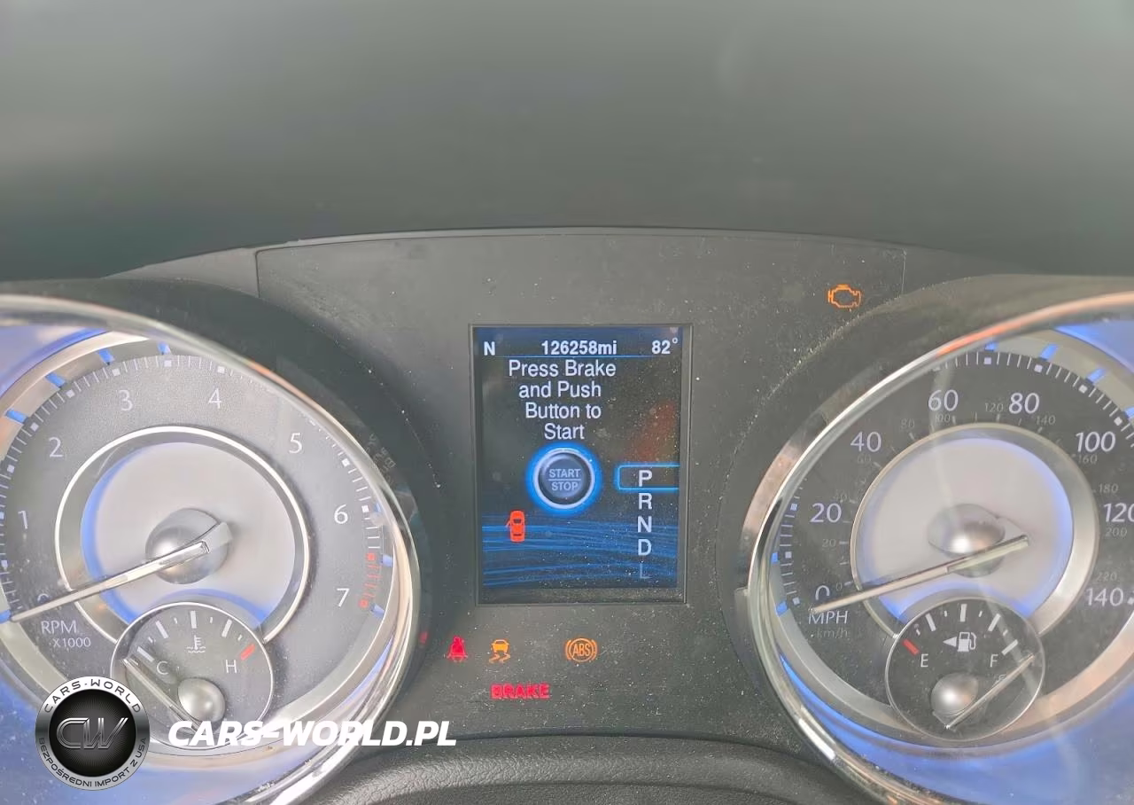 2014 Chrysler 300 VIN:2C3CCAAG3EH327554 - 9