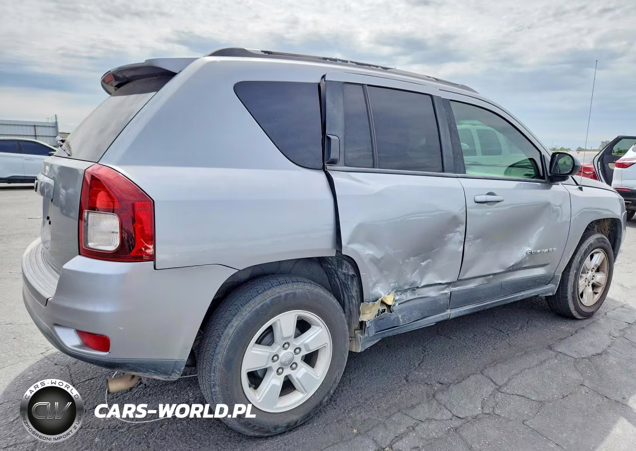 2015 Jeep Compass Sport VIN:1C4NJCBA2FD386321 - 3