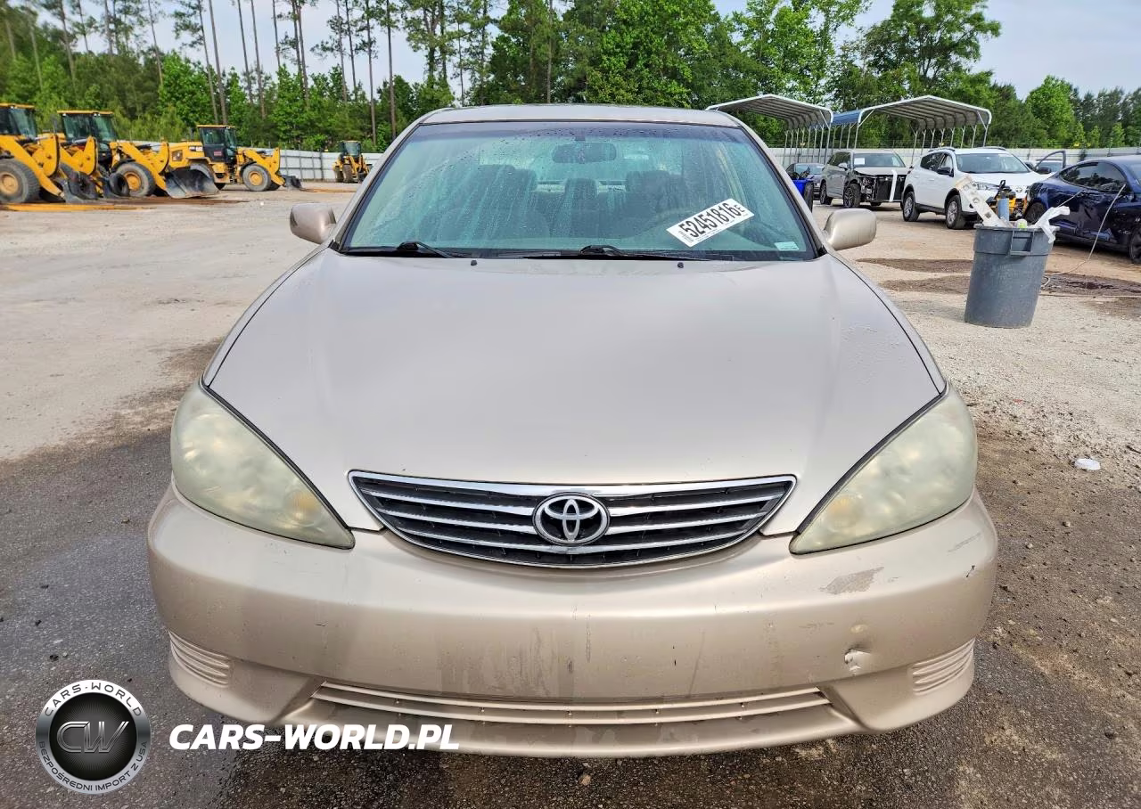 2005 Toyota Camry Le VIN:4T1BE32K55U024512 - 5