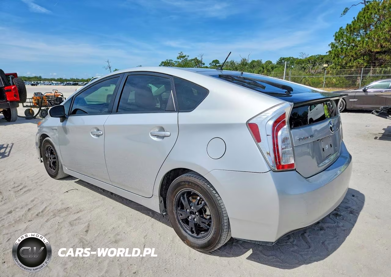 2015 Toyota Prius Two VIN:JTDKN3DU5F0458604 - 2