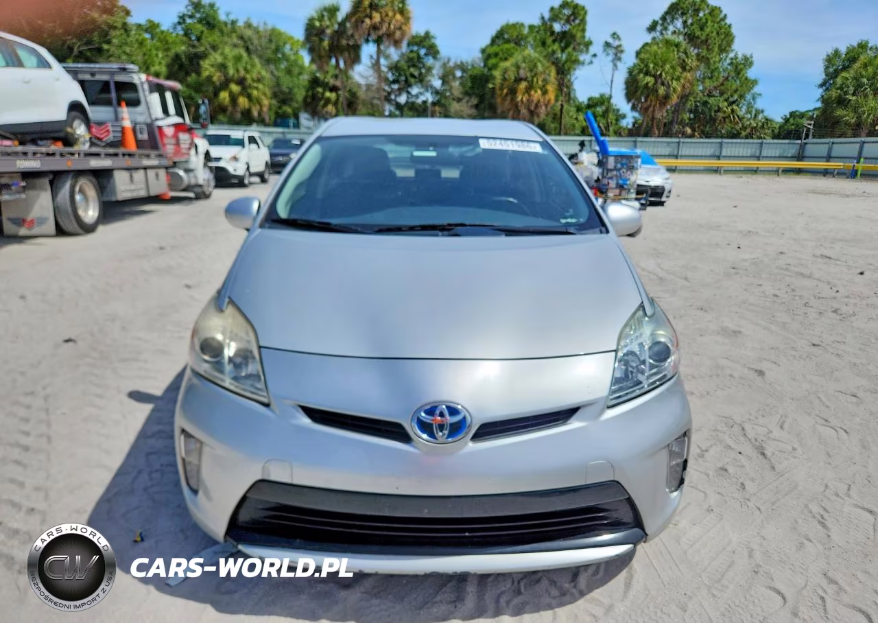 2015 Toyota Prius Two VIN:JTDKN3DU5F0458604 - 5