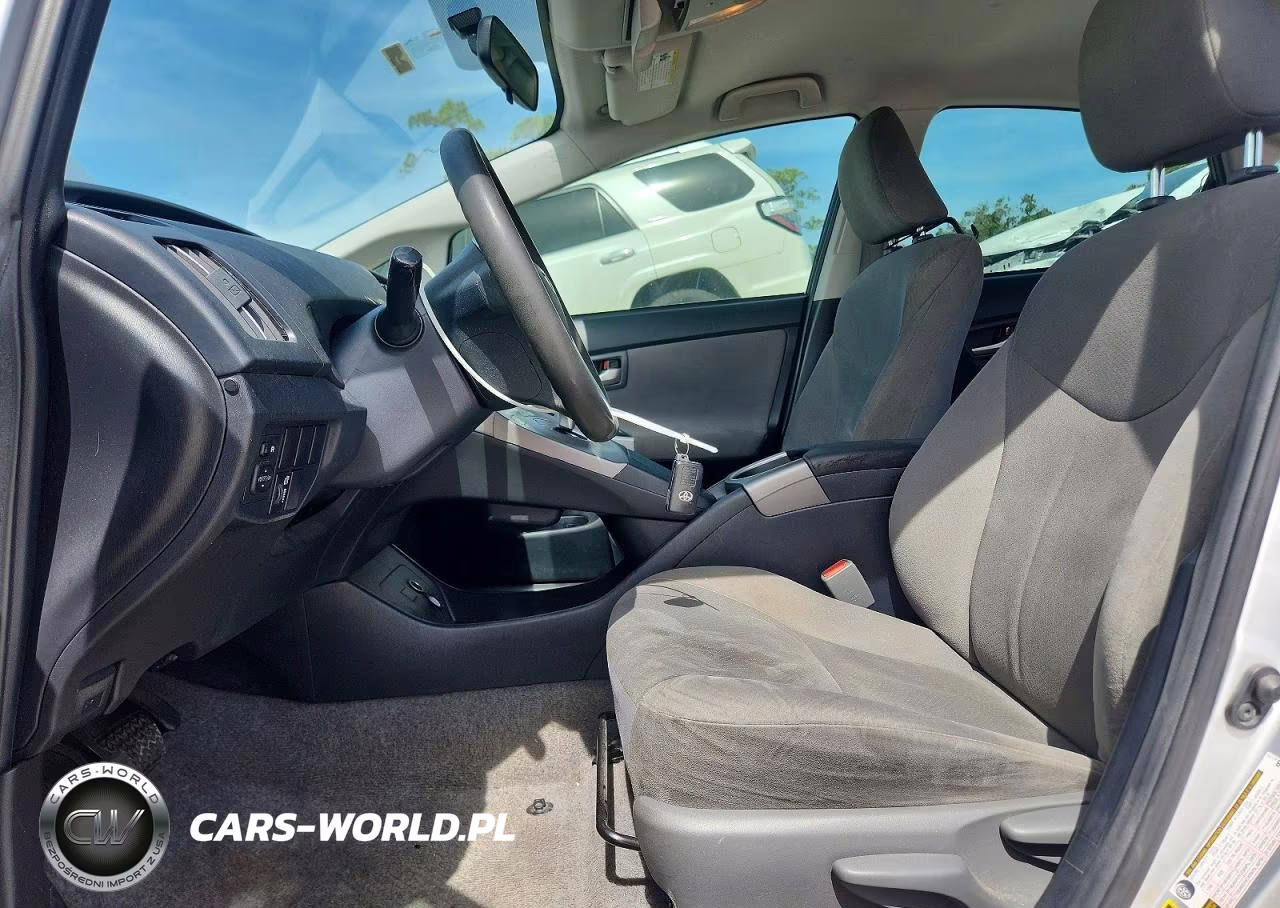 2015 Toyota Prius Two VIN:JTDKN3DU5F0458604 - 7