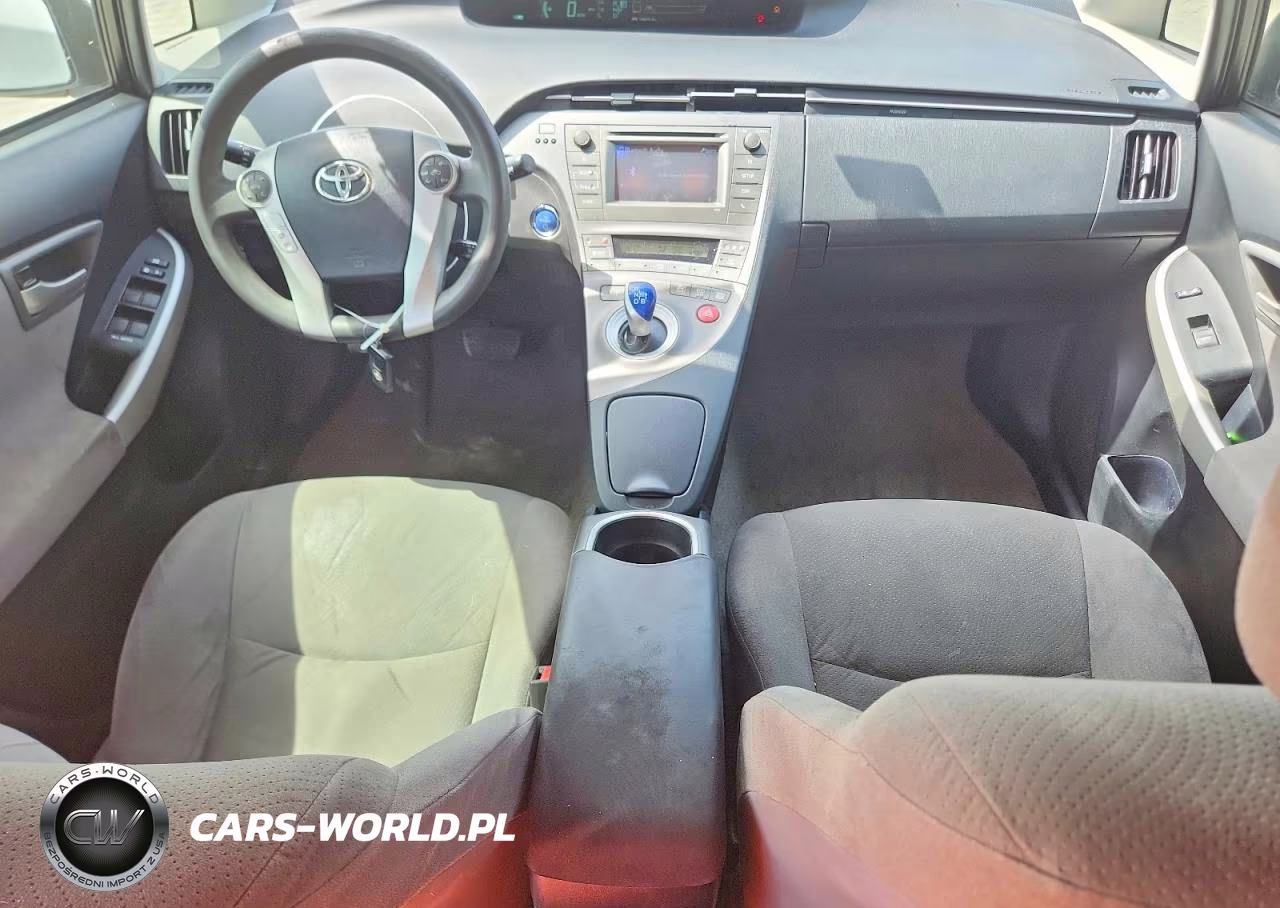 2015 Toyota Prius Two VIN:JTDKN3DU5F0458604 - 8