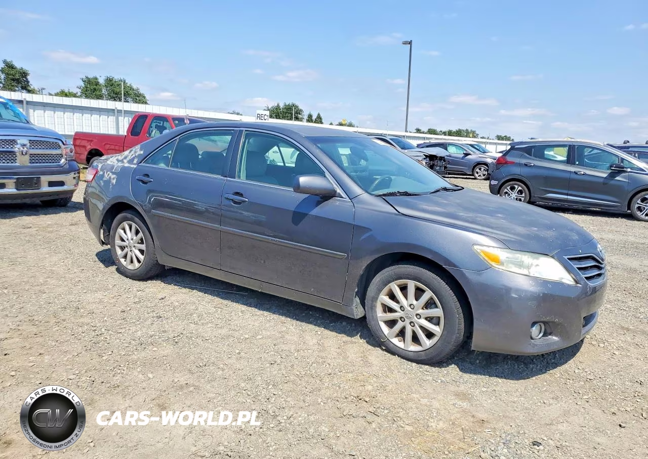 2011 Toyota Camry Xle VIN:4T1BF3EK9BU124438 - 4