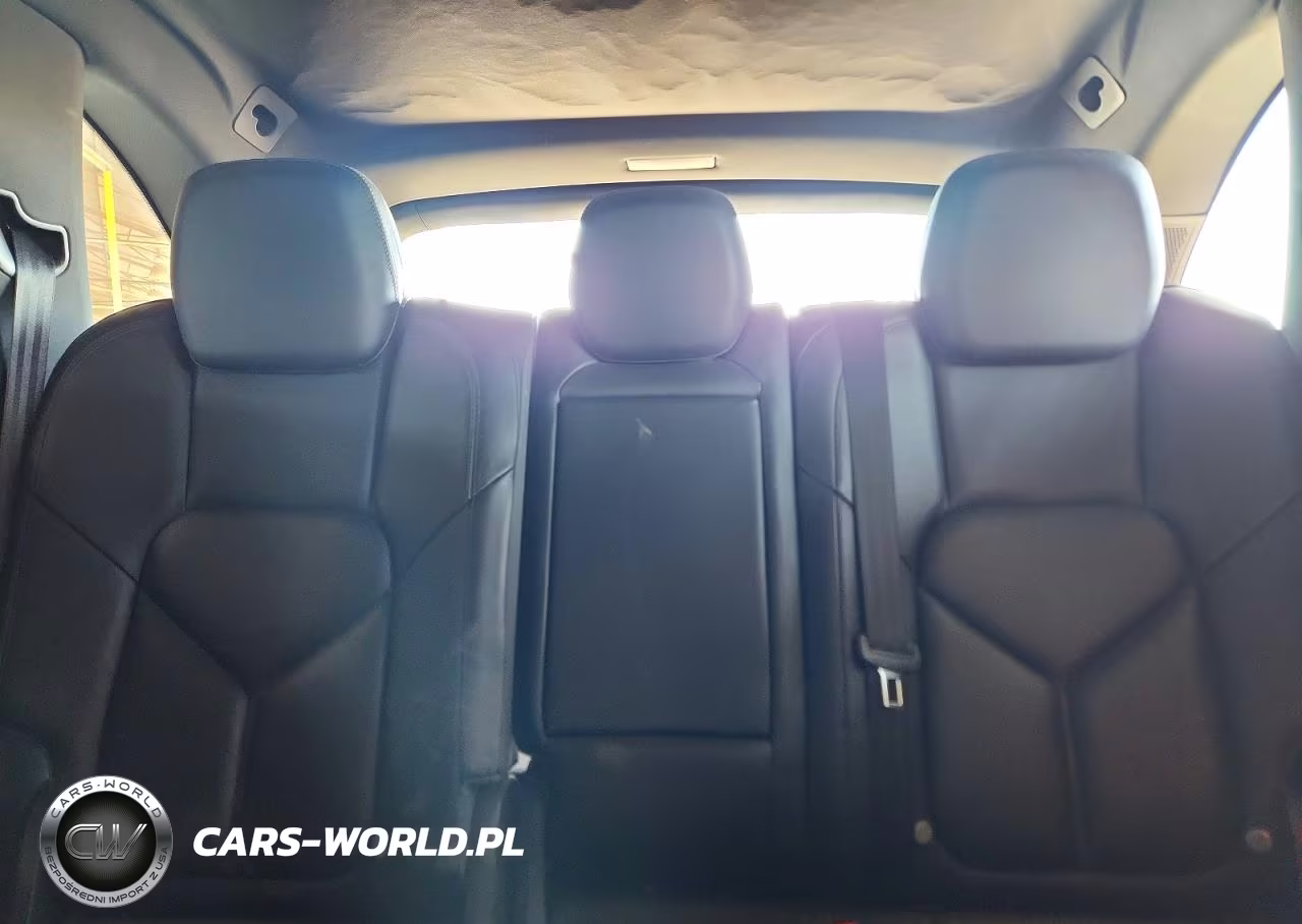 2012 Porsche Cayenne VIN:WP1AA2A28CLA03758 - 10