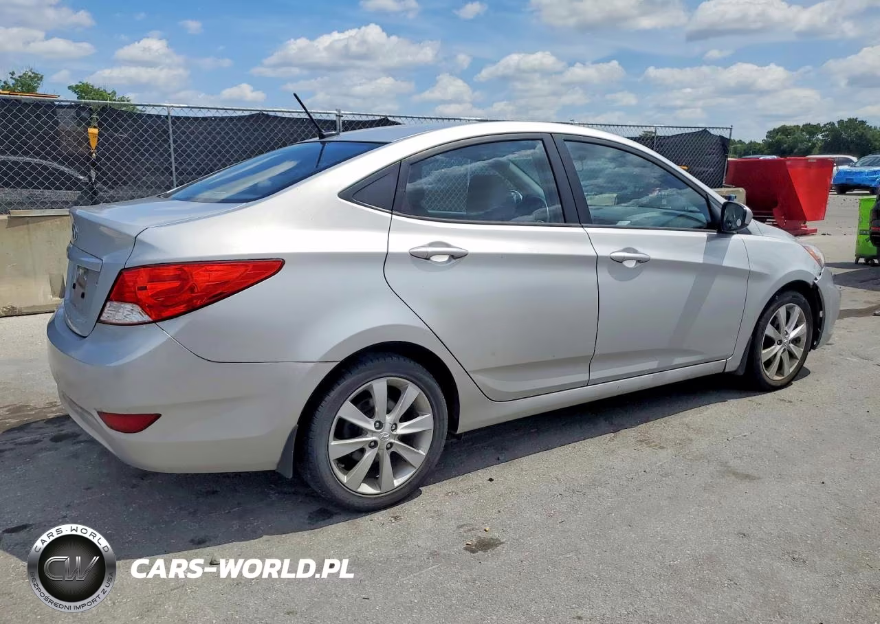 2013 Hyundai Accent Gls VIN:KMHCU4AE8DU578215 - 3