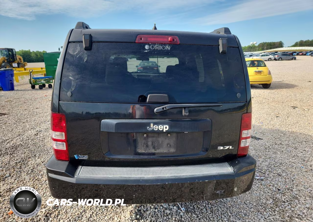 2008 Jeep Liberty Sport VIN:1J8GP28K48W256588 - 6