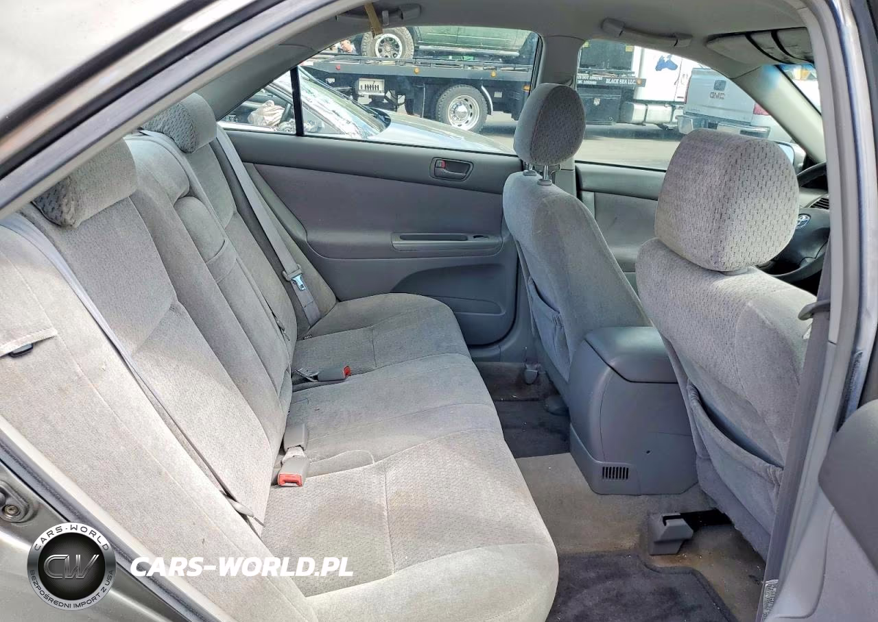 2004 Toyota Camry Le VIN:JTDBE32K740272562 - 10
