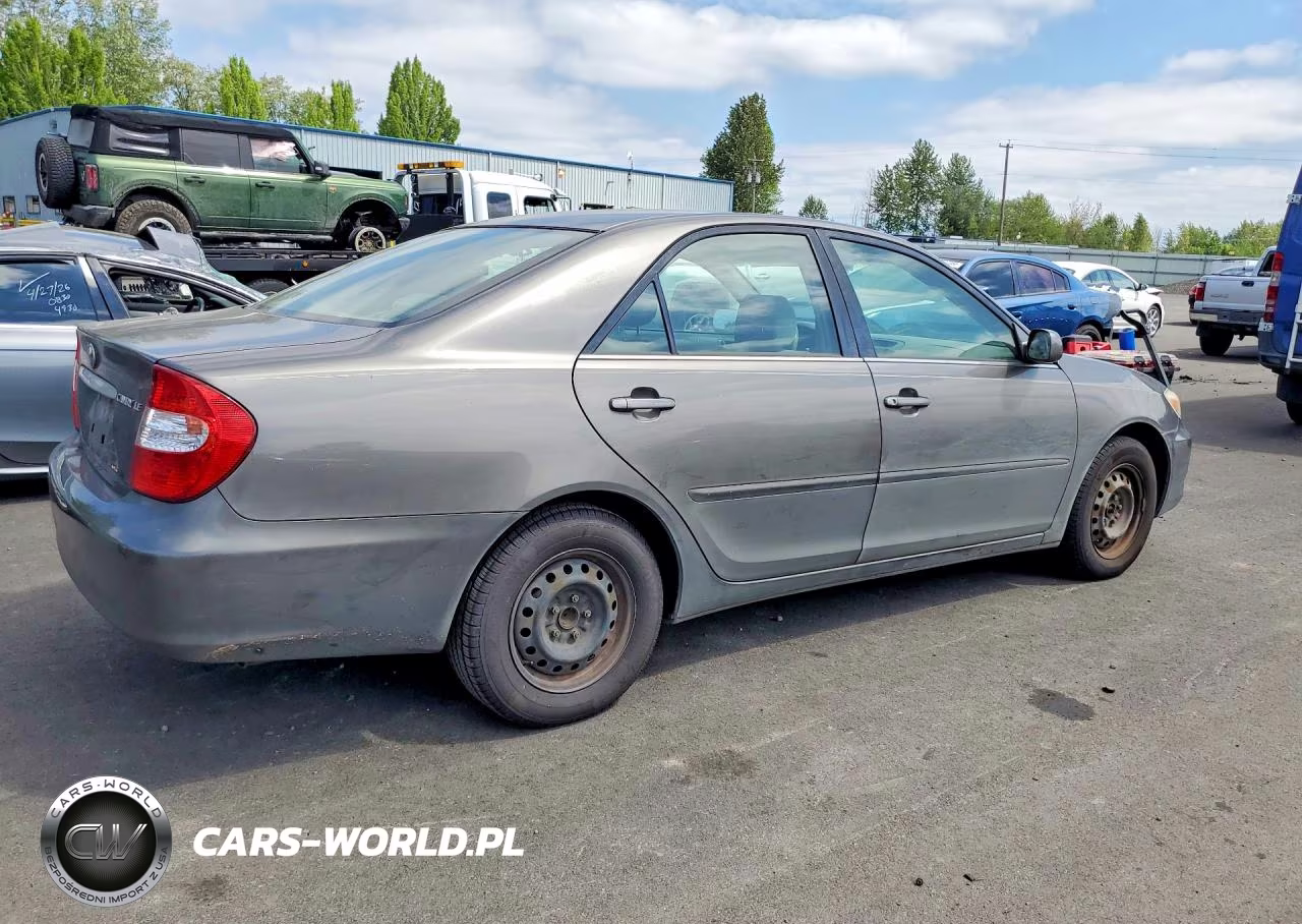 2004 Toyota Camry Le VIN:JTDBE32K740272562 - 3