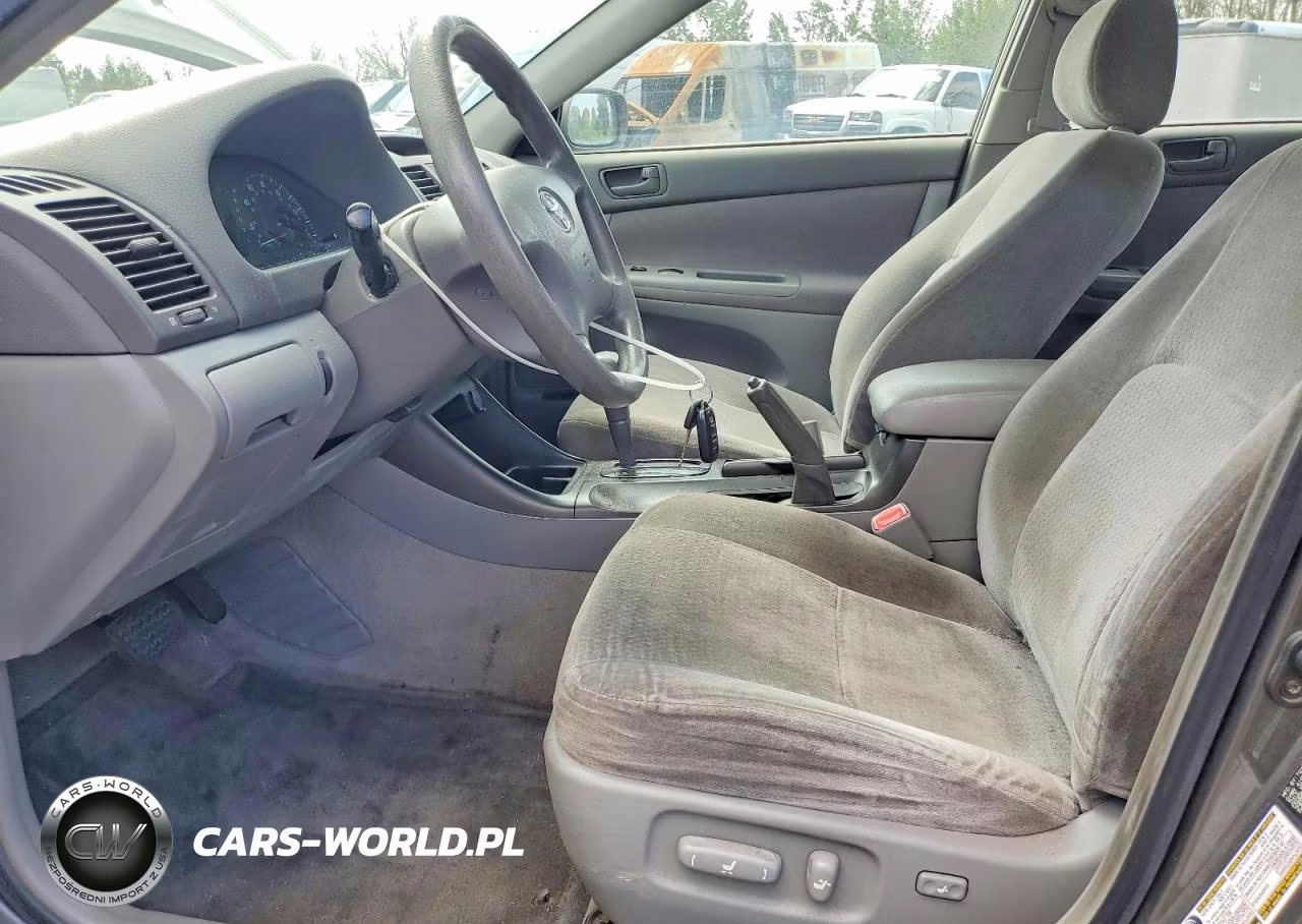2004 Toyota Camry Le VIN:JTDBE32K740272562 - 7