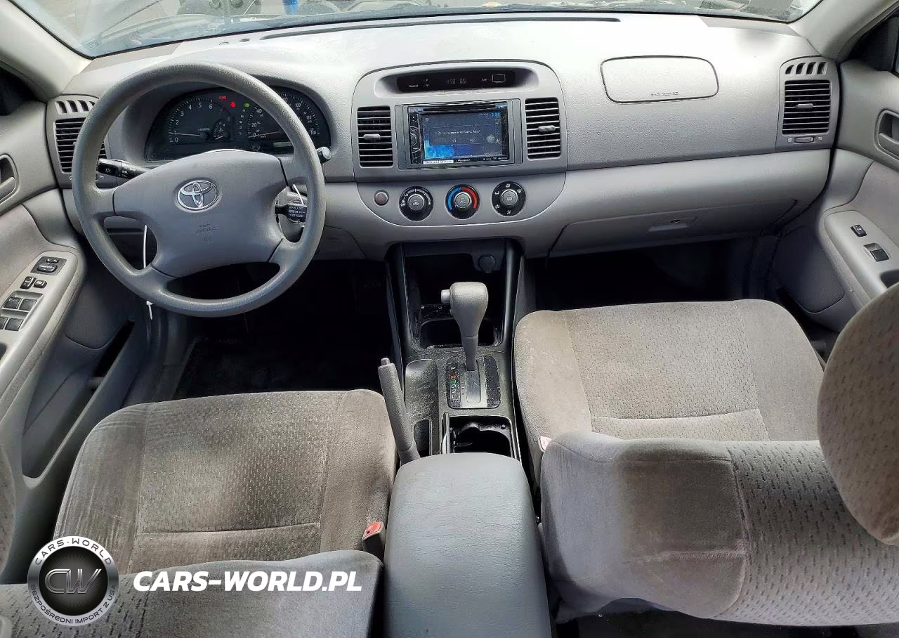 2004 Toyota Camry Le VIN:JTDBE32K740272562 - 8
