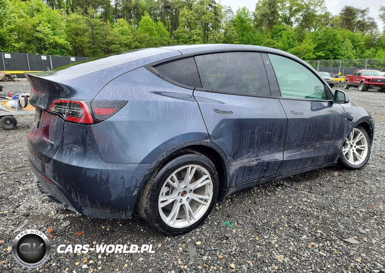 2021 Tesla Model Y VIN:5YJYGDEE1MF248050 - 3