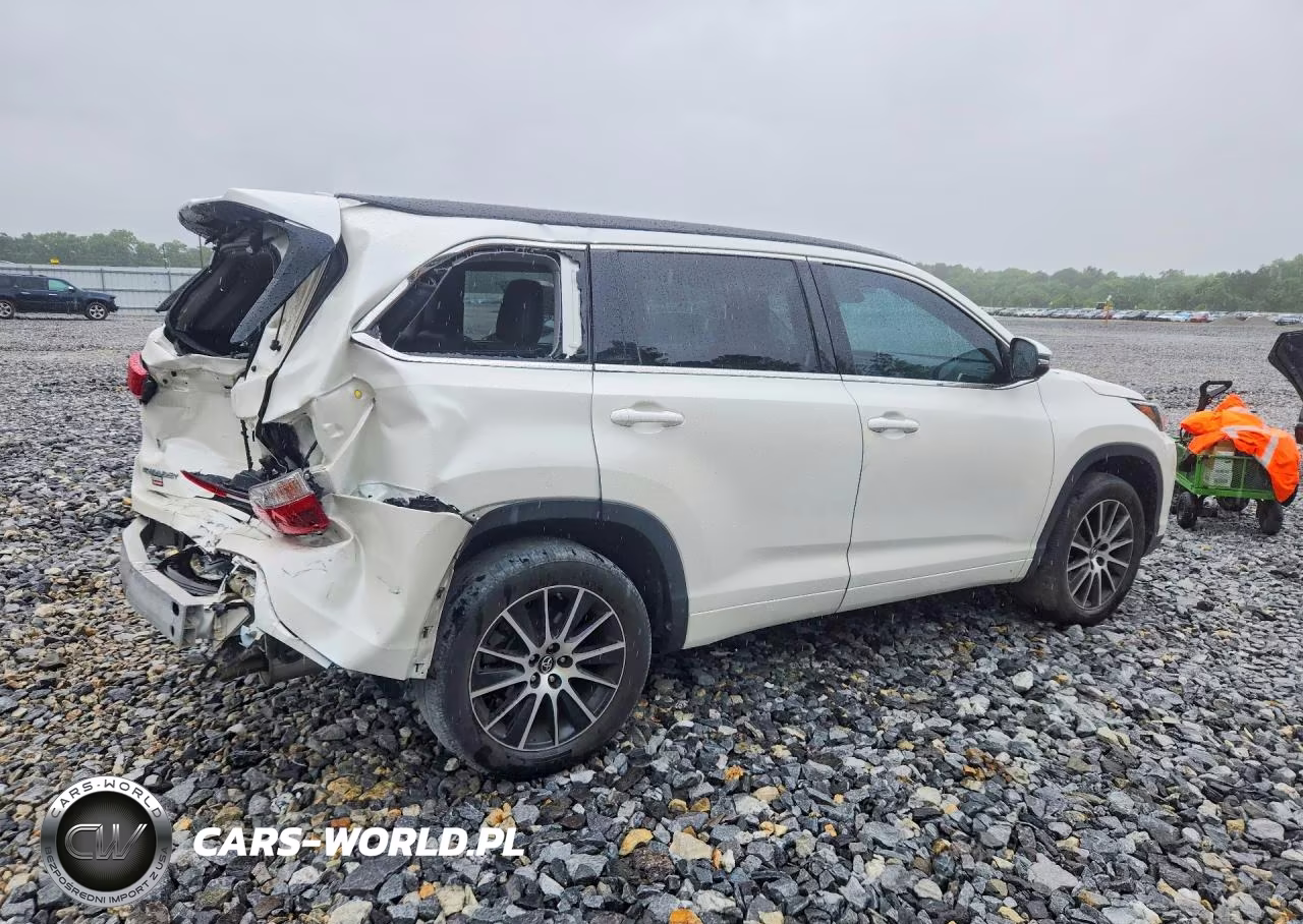 2018 Toyota Highlander Se VIN:5TDKZRFH7JS532618 - 3