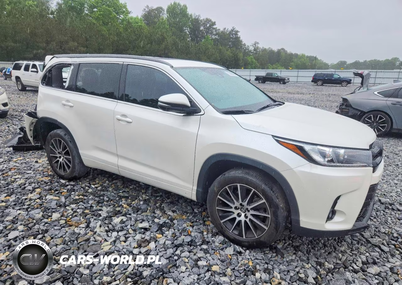 2018 Toyota Highlander Se VIN:5TDKZRFH7JS532618 - 4