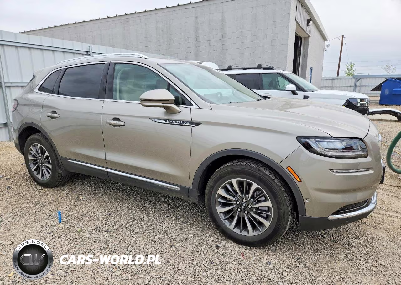 2023 Lincoln Nautilus Reserve VIN:2LMPJ8K97PBL12105 - 4