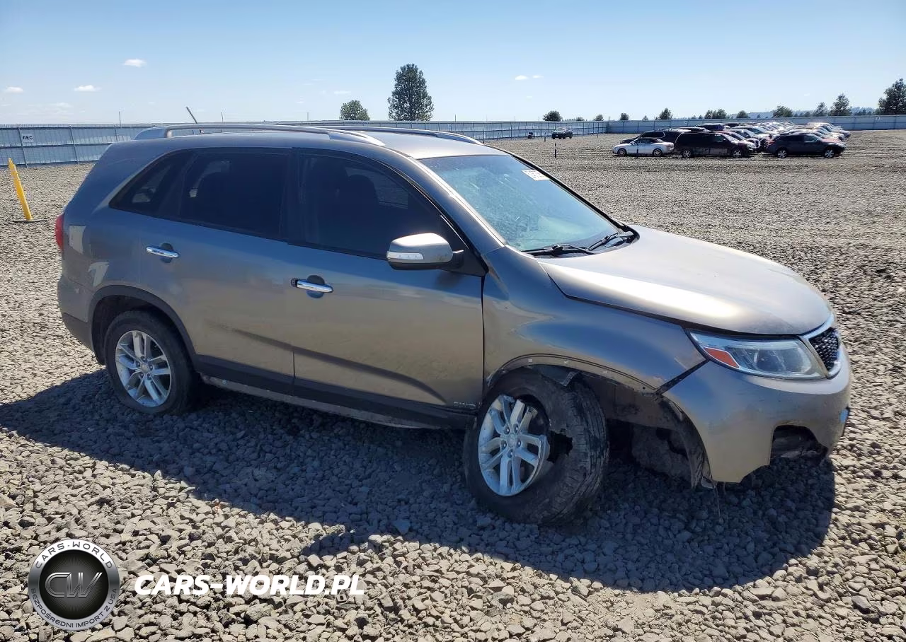 2015 Kia Sorento Lx VIN:5XYKTDA70FG559490 - 4