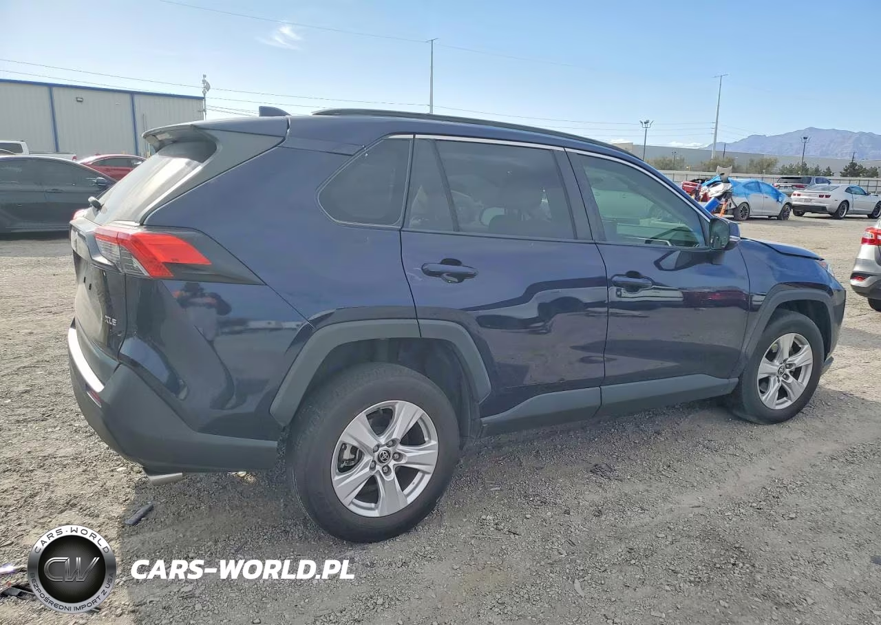 2021 Toyota Rav4 Xle VIN:JTMW1RFV7MD065537 - 3
