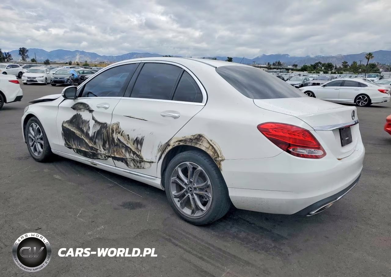 2018 Mercedes-Benz C 300 VIN:55SWF4JB4JU262573 - 2