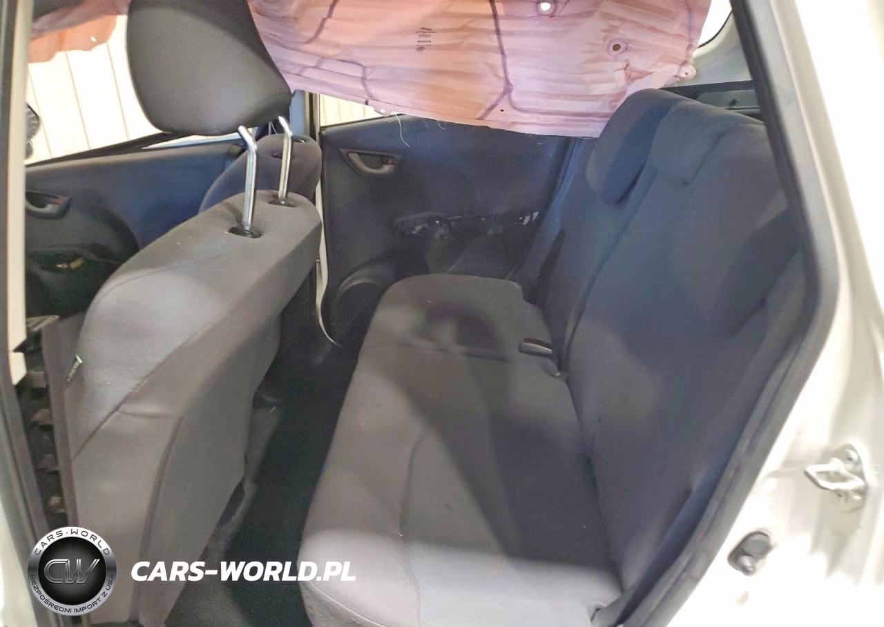 2013 Honda Fit VIN:JHMGE8H39DC080415 - 10